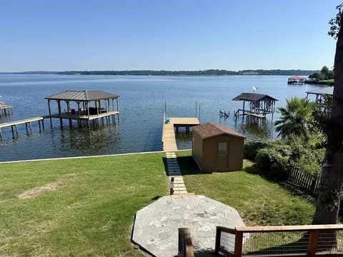 7359 E Panorama Dr, Frankston, TX 75763
