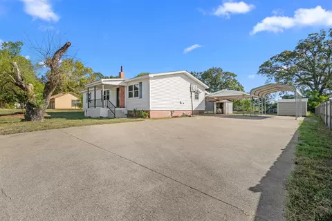 218 Threll, Palestine, TX 75803