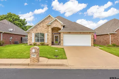 1915 Hollyglen, Tyler, TX 75703