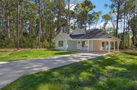 329 Wiley Dr, Bullard, TX 75757