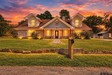 814 Milsapp Ave, Mount Pleasant, TX 75455
