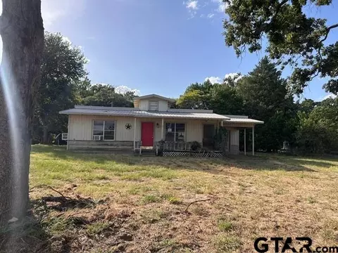 902 W College St, Athens, TX 75751