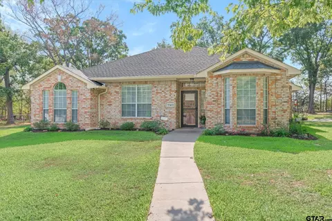 2 Bentwood Cir, Canton, TX 75103