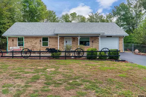 152 N Timberlane Rd, Gladewater, TX 75647