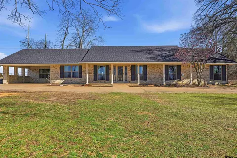 810 W Pine St, Winnsboro, TX 75494