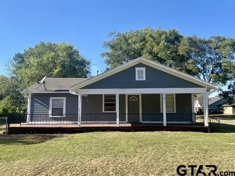 205 Mills St, Arp, TX 75750