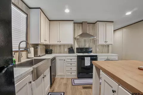 Kitchen - 215 Pine Tree, Harleton, TX 75651 photo 2 of 5