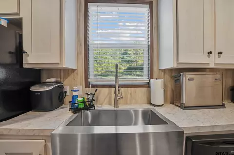 Kitchen - 215 Pine Tree, Harleton, TX 75651 photo 4 of 5