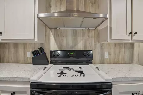 Kitchen - 215 Pine Tree, Harleton, TX 75651 photo 3 of 5