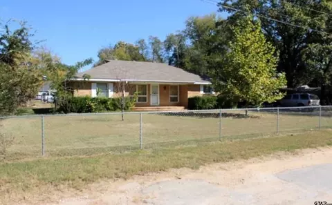 307 Lowry St, Arp, TX 75750