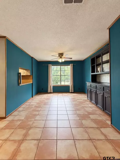 Dining - 1006 Spring St, Longview, TX 75604 photo 1 of 2