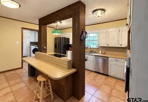 Kitchen - 1006 Spring St, Longview, TX 75604 photo 2 of 3