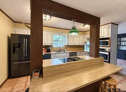 Kitchen - 1006 Spring St, Longview, TX 75604 photo 1 of 3