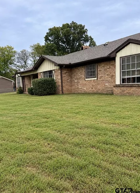 Exterior - 1006 Spring St, Longview, TX 75604 photo 4 of 4