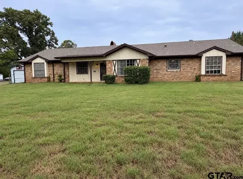 Exterior - 1006 Spring St, Longview, TX 75604 photo 2 of 4