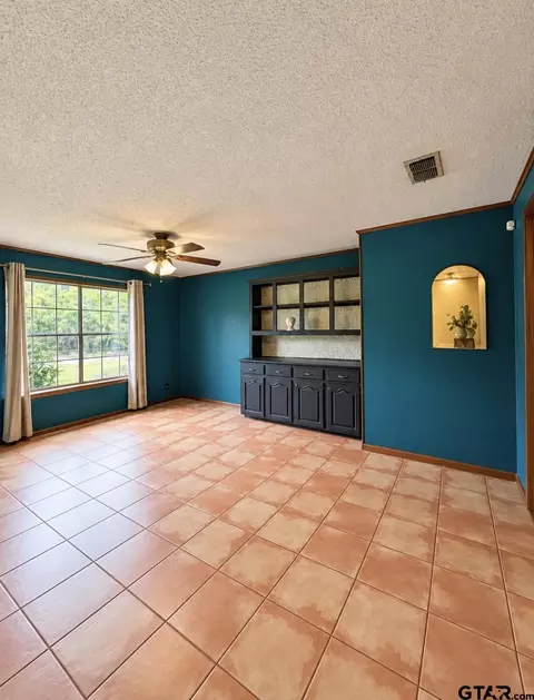 Dining - 1006 Spring St, Longview, TX 75604 photo 2 of 2