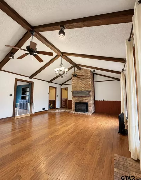 Living - 1006 Spring St, Longview, TX 75604 photo 1 of 2