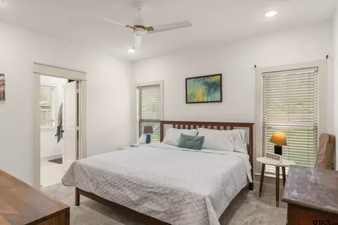 Bedroom - 211 E Nevada St, Van, TX 75790 photo 3 of 4