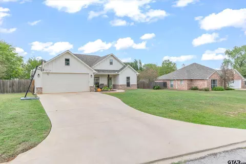 Exterior - 211 E Nevada St, Van, TX 75790 photo 2 of 7
