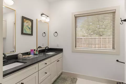 Bath - 211 E Nevada St, Van, TX 75790 photo 2 of 3