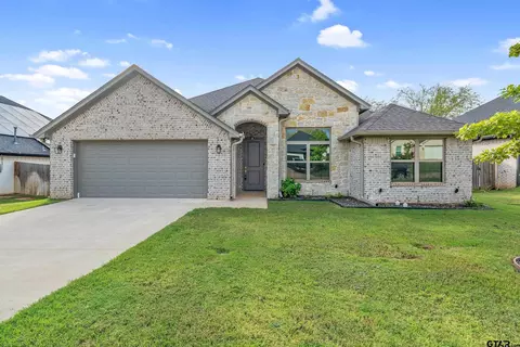 112 Amanda Ave, Bullard, TX 75757