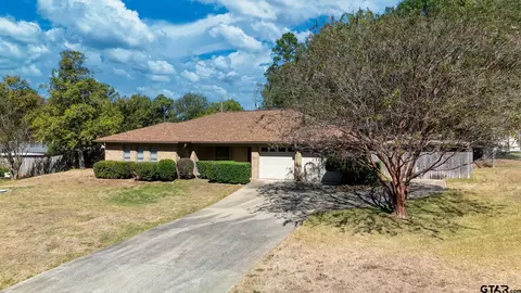 115 Woodland Trl, Gladewater, TX 75647