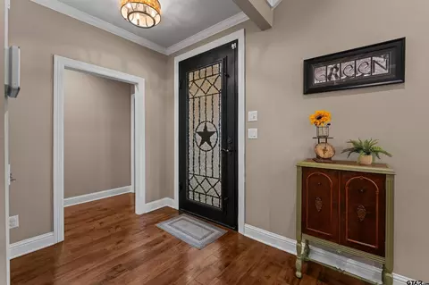 Entry Way - 421 Shadowood Dr, Marshall, TX 75672 photo 1 of 2