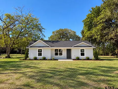 928 Dunlap St, Mount Vernon, TX 75457