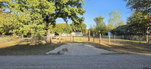 1000 Cove Dr, West Tawakoni, TX 75474