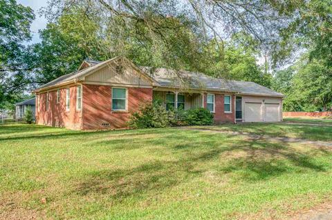200 E Ann Dr, Longview, TX 75601 photo 1