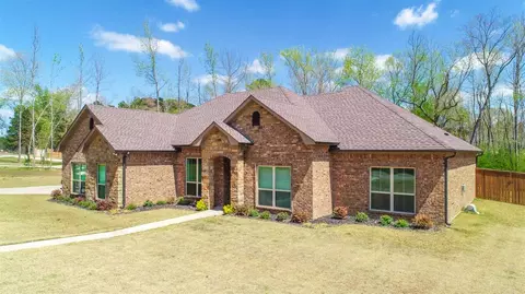 115 Hidden Creek Ln, Longview, TX 75602 photo 2