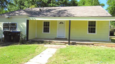 705 E Young, Longview, TX 75602 photo 1