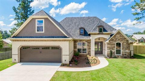 1426 Comanche, Longview, TX 75605 photo 1