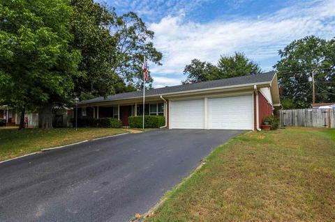913 Stuart St, Gilmer, TX 75644 photo 1