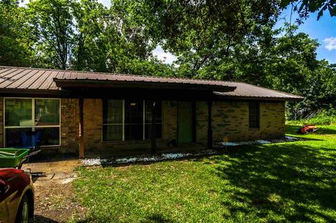 1004 Iris Ln, Gilmer, TX 75644 photo 1