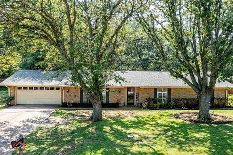 1905 Beth Dr, Longview, TX 75601 photo 1