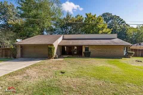 403 E Pirate St, Longview, TX 75604 photo 1