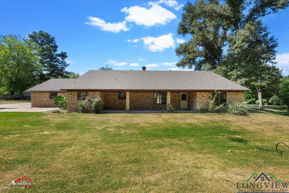 5026 E Country Club Rd, Longview, TX 75602 30 Photos MLS 20224027