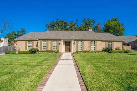 2010 Warwick Cir E, Longview, TX 75601 photo 1
