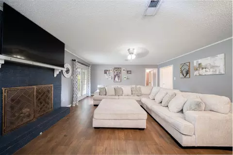 1301 Elgin, Longview, TX 75604 photo 6