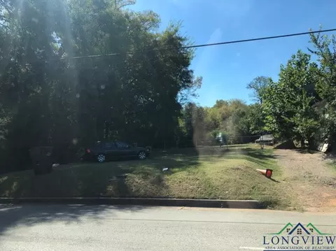 1504 E Young St, Longview, TX 75602 photo 2