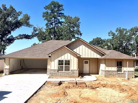 105 Pine Crest Dr, Longview, TX 75602 photo 1