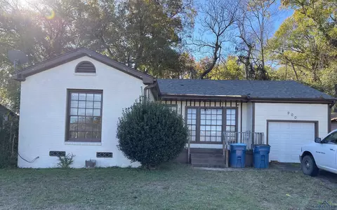 900 E Pinecrest, Marshall, TX 75672 photo 1