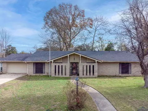 1504 Centenary Dr, Longview, TX 75601 photo 1