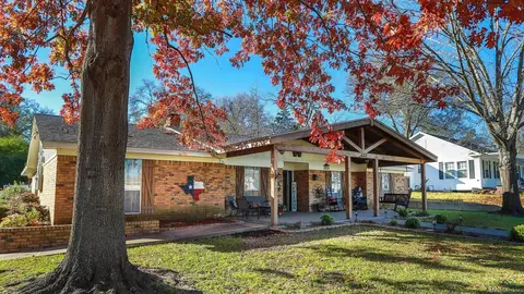 410 E Walker, Jefferson, TX 75657 photo 1