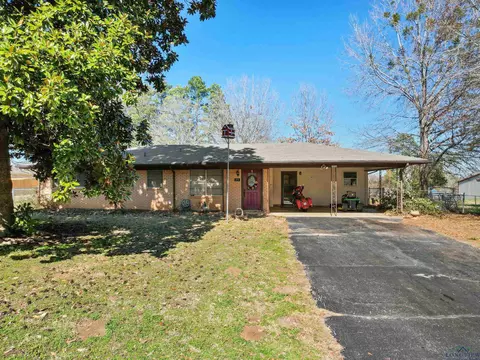 211 Calvert Ln, Gilmer, TX 75645 photo 1