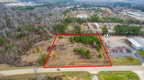 350 Marvin A Smith Dr, Kilgore, TX 75662