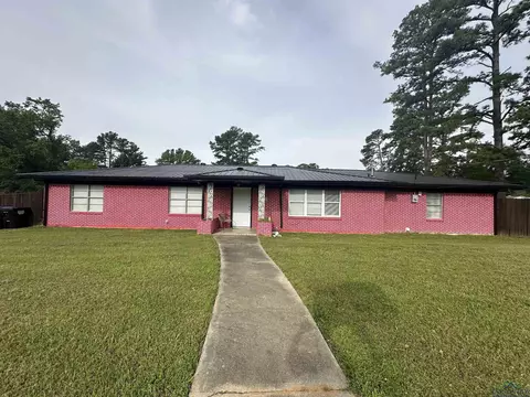 1821 Swan, Longview, TX 75604