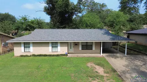 613 Golfcrest Dr, Longview, TX 75604 photo 1