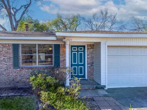 910 Meadowbrook Dr, Longview, TX 75601 photo 1